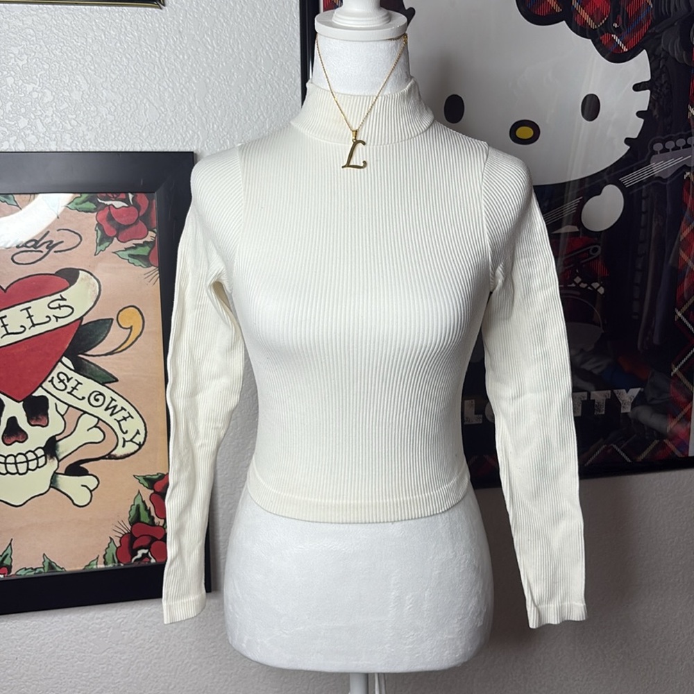 Dynamic White Ribbed Mock Neck Top Everyday Layering Basics